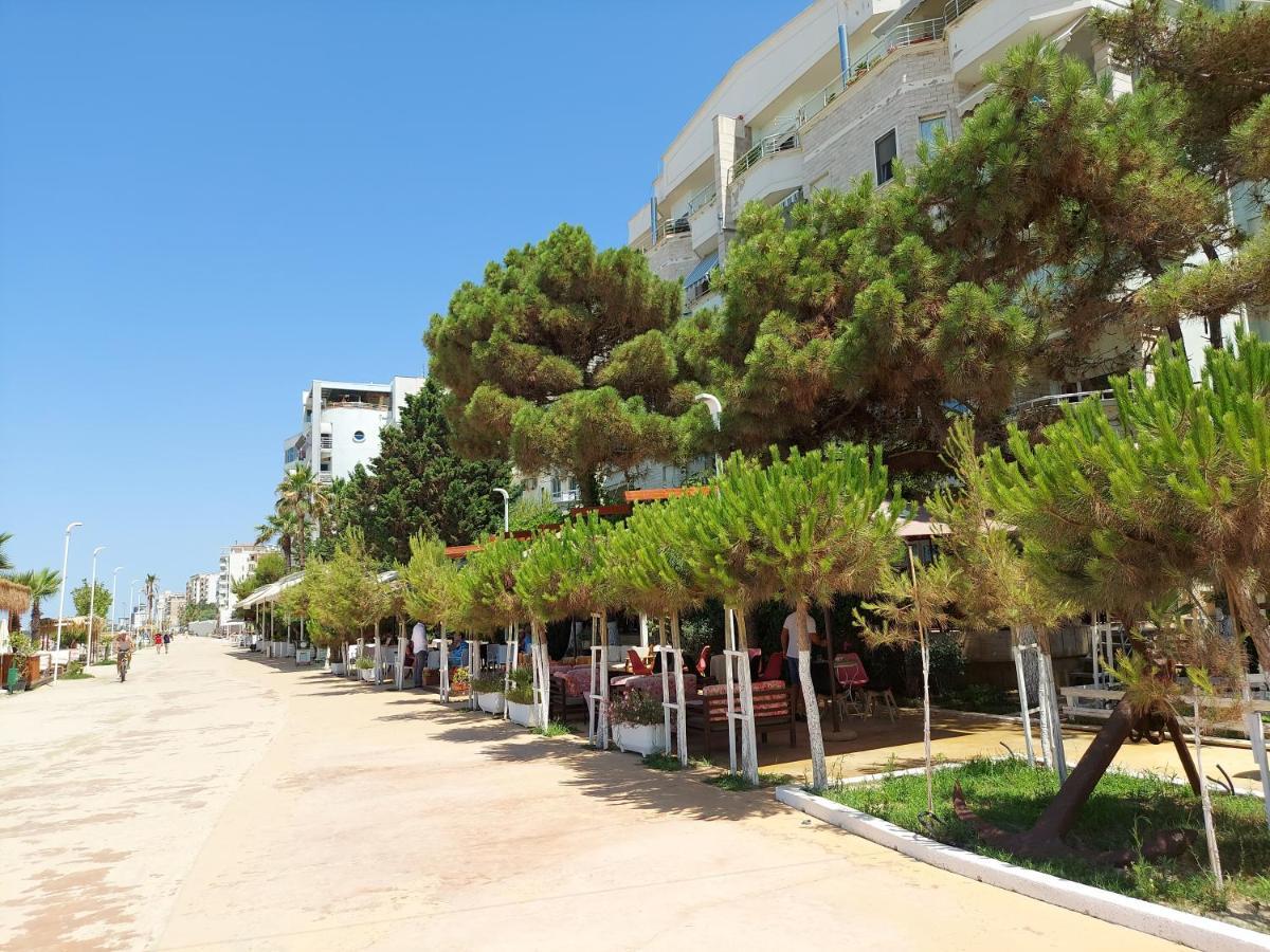 Golden Beach Apartments Дуррес Экстерьер фото