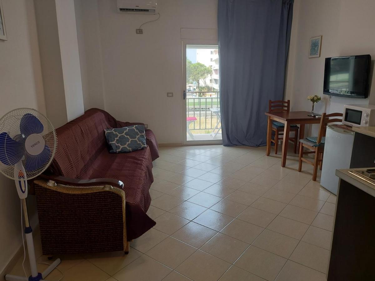 Golden Beach Apartments Дуррес Экстерьер фото